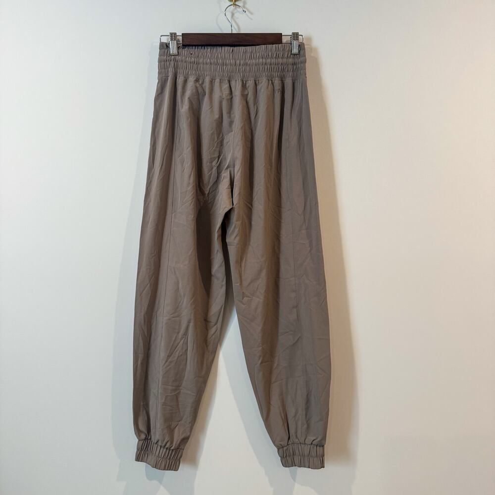 YPB motionTEK Jogger Oat Beige Sweatpants Size S - Picture 6 of 7